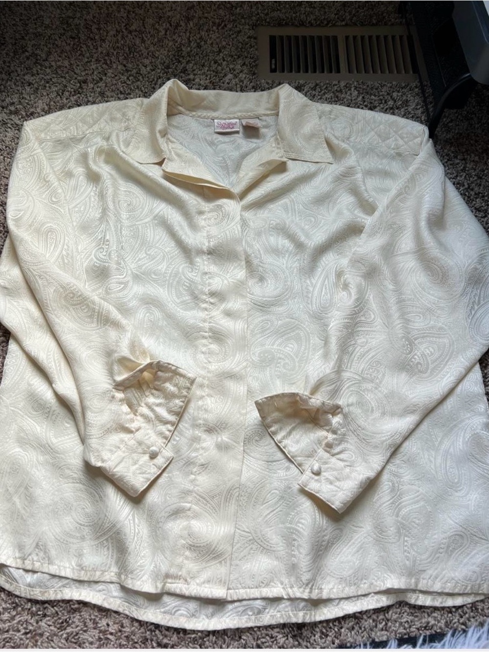 Vintage Signature Silks Cream Paisley-Textured Long Sleeve Shirt. Large